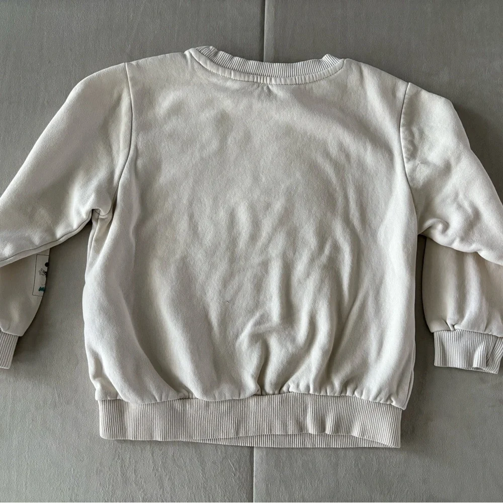 ⭐️2/$20⭐️ H&M White and Orange Minnie Mouse Sweatshirt - Picture 2 of 3